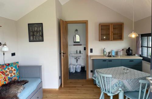 Breitbrunn a. Chiemsee House | Bezauberndes Tiny House im Grünen