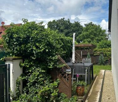 Weststadt Apartment | Bezauberndes Gästehaus mit Terrasse
