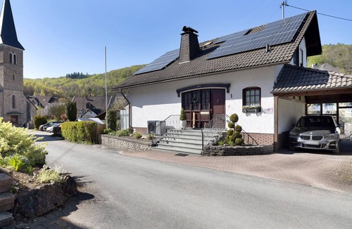 Lennestadt Apartment | 'Bilstein' Apartment in a Quiet, Central Location