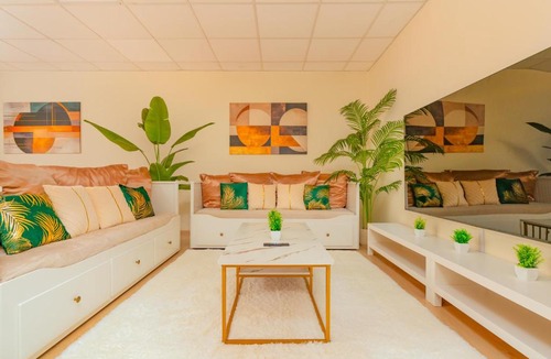 Gruna Apartment | Bis 10 Personen - 106 qm Design-Apartment, Top Lage, 1x FREE PARKING