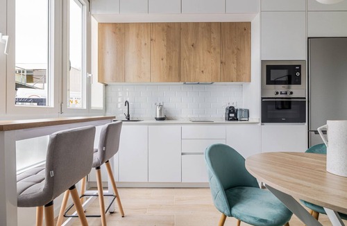 Cotos Apartment | Blueground | Castilla, AC & w/d, nr Retiro