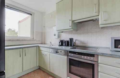 Buckow Apartment | Blueground | Neukölln, fully furnished w/balcony