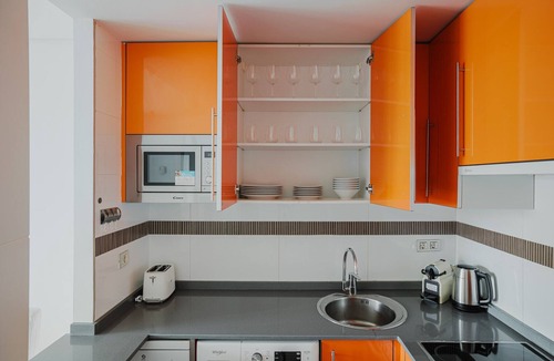 Hortaleza Apartment | Blueground | Virgen del Cortijo, pool, nr green