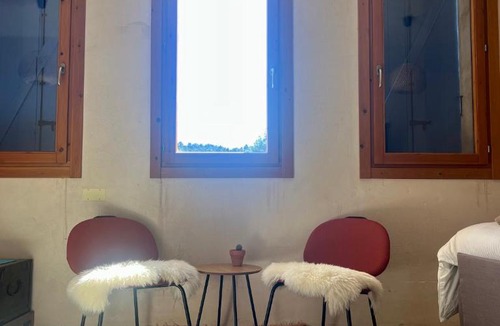 Cretas House | Boutique B&B Masia Katmandú