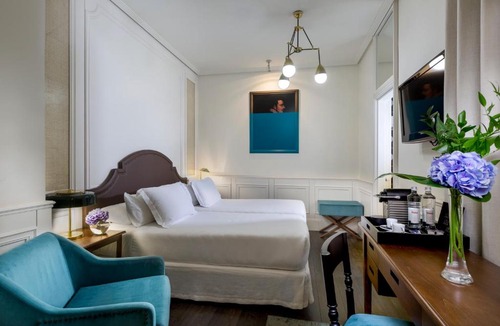 Centro Hotel | Boutique Hotel H10 Villa de la Reina