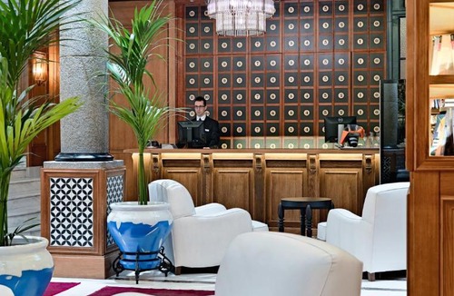 Centro Hotel | Boutique Hotel H10 Villa de la Reina