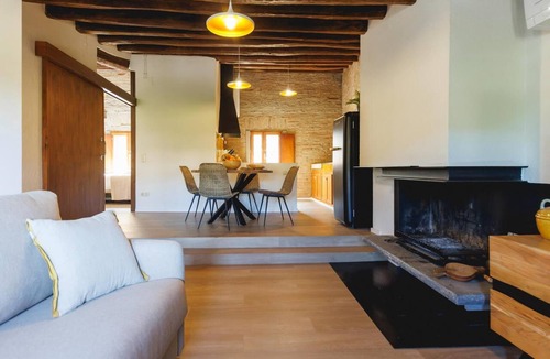 Barri Vell Apartment | Bravissimo Calderers El Bou, with river view