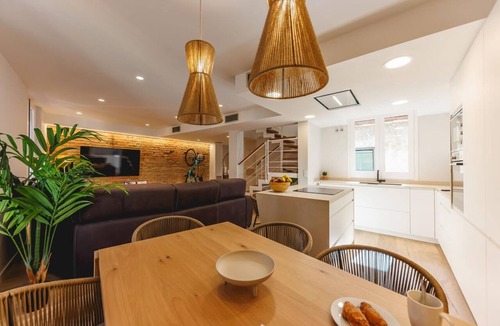 Old Town Apartment | Bravissimo Cort Reial Duplex, with 3 bedrooms