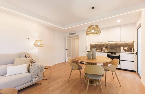 Eixample Apartment | Bravissimo Devesa, 3 bedrooms and near the parc