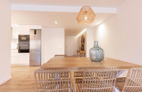 el Mercadal Apartment | Bravissimo Falcó, 3 bedrooms and balcony
