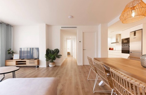 el Mercadal Apartment | Bravissimo Falcó, 3 bedrooms and balcony