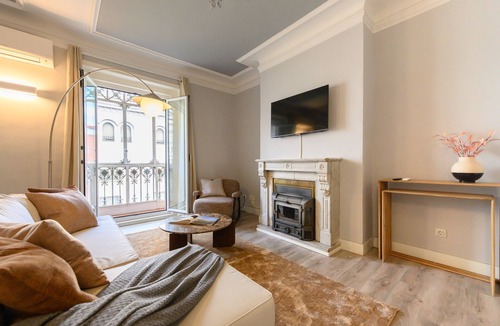 Moncloa - Arguelles Apartment | Bright 2-bedroom flat with balconies in the centre of Madrid FER54D