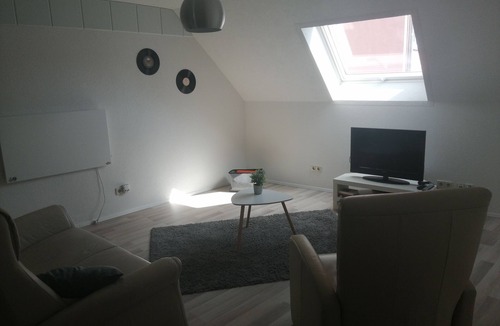 Lahr Apartment | Bright 2 room apartment 25min to Europapark