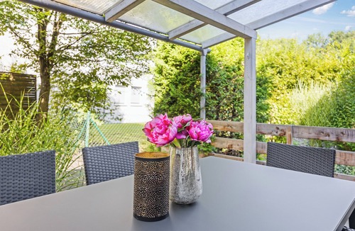 Stephanskirchen Apartment | Bright 3-room maisonette apartment with 2 terraces near Schön Klinik Vogtareuth