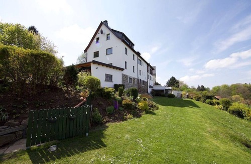 Schirgiswalde-Kirschau Apartment | Bright and modern holiday flat with terrace