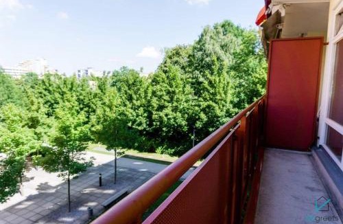 Bogenhausen Apartment | Bright and Quiet Flat with a Balcony