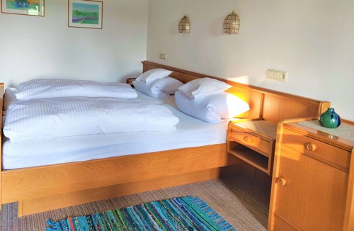 Hartkirchen Apartment | Bright and spacious apartment with balcony and WiFi