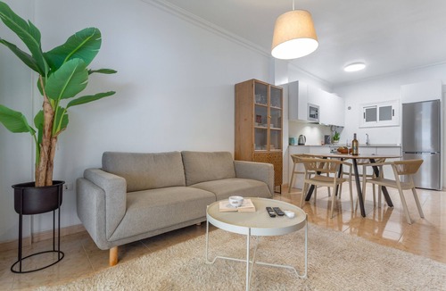 Puerto de la Cruz Apartment | Bright Apartment with Terrace at Playa Jardín