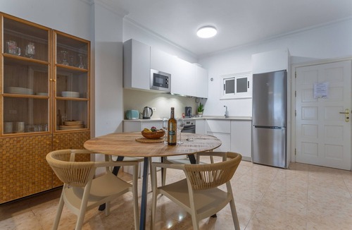 Puerto de la Cruz Apartment | Bright Apartment with Terrace at Playa Jardín