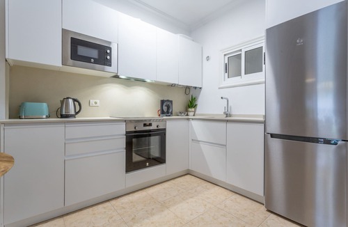 Puerto de la Cruz Apartment | Bright Apartment with Terrace at Playa Jardín