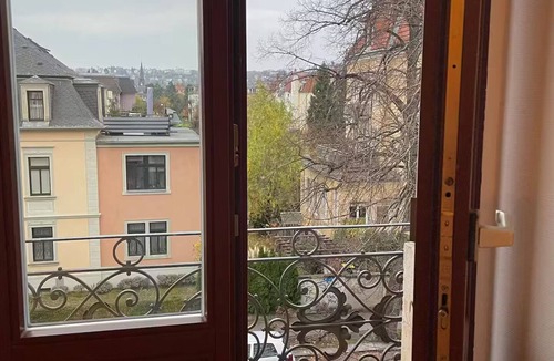 Striesen Apartment | Bright apartment with balcony & close to the Elbe cycle path with bicycle cellar