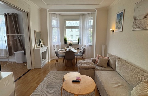 Gaarden-Sud - Kronsburg Apartment | Bright, centrally located, and cozy 3-room apartment