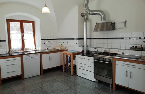 Rott House | Bright holiday home in a clearing