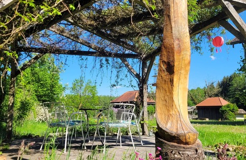 Rott House | Bright holiday home in a clearing