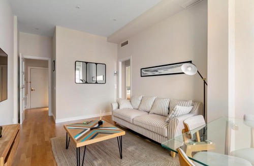 Prosperidad Apartment | Bright Modern-2Bedroom 1Bathroom -Av. de América