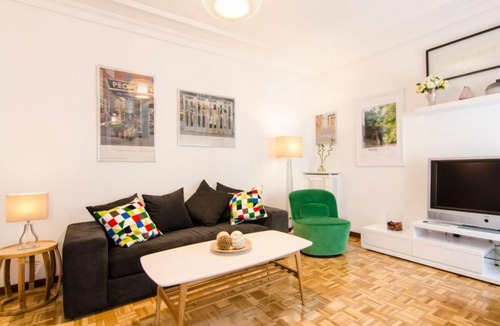 Barrio de las Letras Apartment | Bright Modern 3BD - Barrio de las Letras