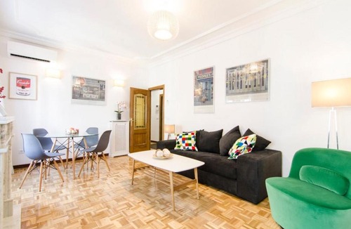 Barrio de las Letras Apartment | Bright Modern 3BD - Barrio de las Letras