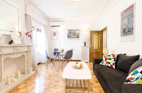 Barrio de las Letras Apartment | Bright Modern 3BD - Barrio de las Letras