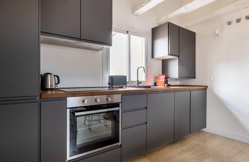 Barrio de La Latina Apartment | Bright Palacio 2BR, nr Shops & Nightlife, by Blueground