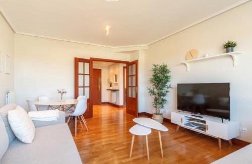 Barakaldo Apartment | Bright Ría Barakaldo