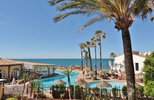Sitio de Calahonda Apartment | Bright Seafront Apartment in Dona Lola, Calahonda – 2 Bedrooms, Pool & Panoramic Views - Claudia CS197