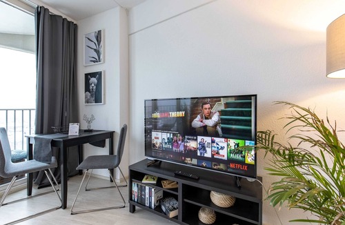 Antonsviertel Apartment | ☆BRIGHT: Stunning Views ☆ Augsburg Center|Luxury|Congress + Balcony