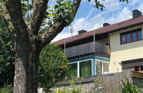 Ering Apartment | Bright vacation apartment on the second floor on the right