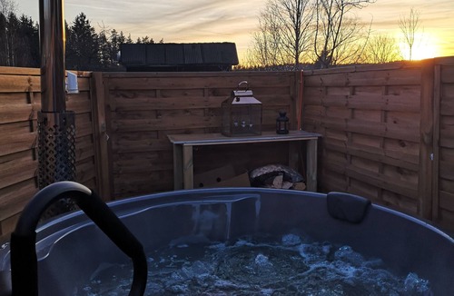Hohenberg a.d.Eger RV Rental | Bubble overnight stay in the Fichtelgebirge - with hot tub/whirlpool for an extra charge