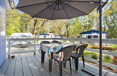 Bakenberg House | Bungalow 'Bungalow - Bark Sedov, Bgl 2' with Private Terrace and Wi-Fi