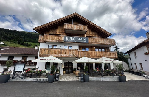 Ladis Apartment | Burgstadl Aparthotel & Restaurant - Ferienwohnung mit Bergblick
