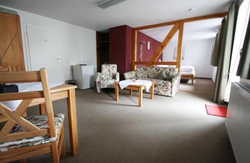 Schwarzenbach House | Café-Pension Feldbergblick