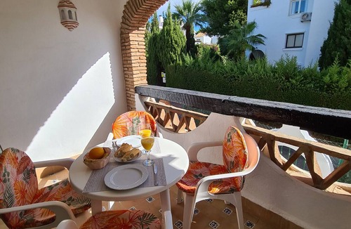Calahonda Apartment | Calahonda Apartment's 77 Walking distance to Beach