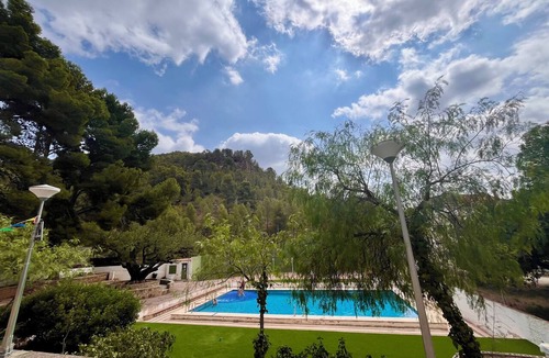 Olocau Ski Chalet | Casa Puerta de la Calderona: Mountain villa, 30 km from Valencia and its beaches