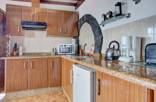 Tahiche Villa | Casa Albryna: Secluded Lanzarote Villa with Heated Pool & Mountain Views
