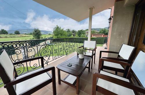 Castillo Siete Villas Ski Chalet | Casa con jardin - El Magnolio 7802