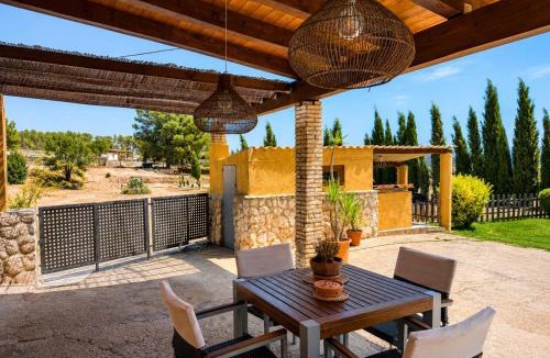 Mora d'Ebre Apartment | Casa con vistas, piscina y animales de granja, LA CASETA