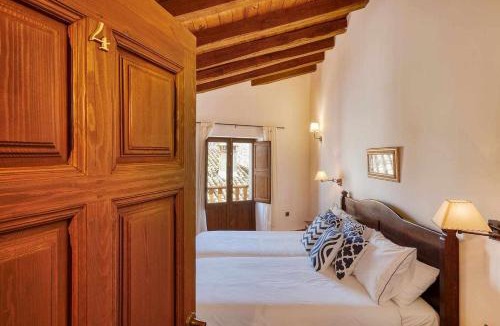 Piedralaves House | Casa Cuesta del Reloj