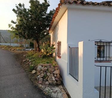 Los Cerezos House | Casa El Cerrito, con fantástico patio con barbacoa y vistas a la montaña