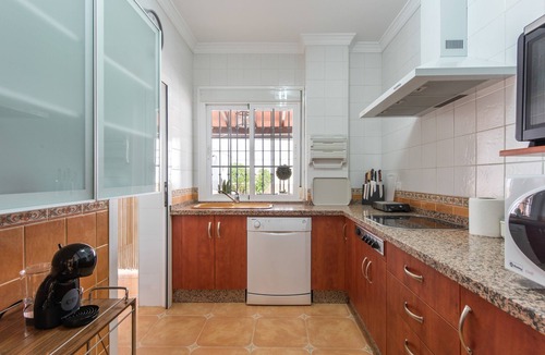 Fuente de Piedra House | Casa Jade – Spacious House with Pool and Barbecue in Fuente de Piedra