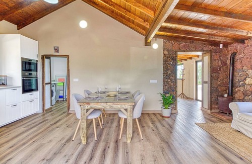 El Roque House | Casa Nazaret | Canarian house with pool and jacuzzi in Puntagorda, La Palma